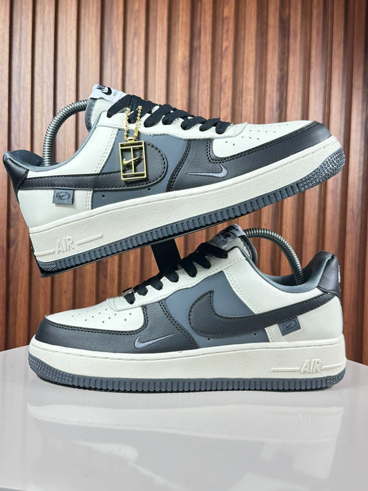 NIKE AF1