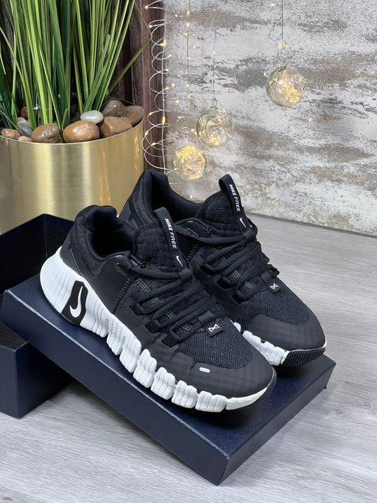NIKE FREE METCON